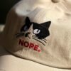 고양이 NOPE 자수 볼캡 모자