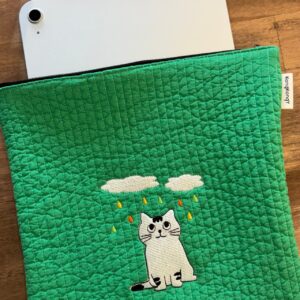 고양이 자수가 너무 예쁜 아이패드 파우치